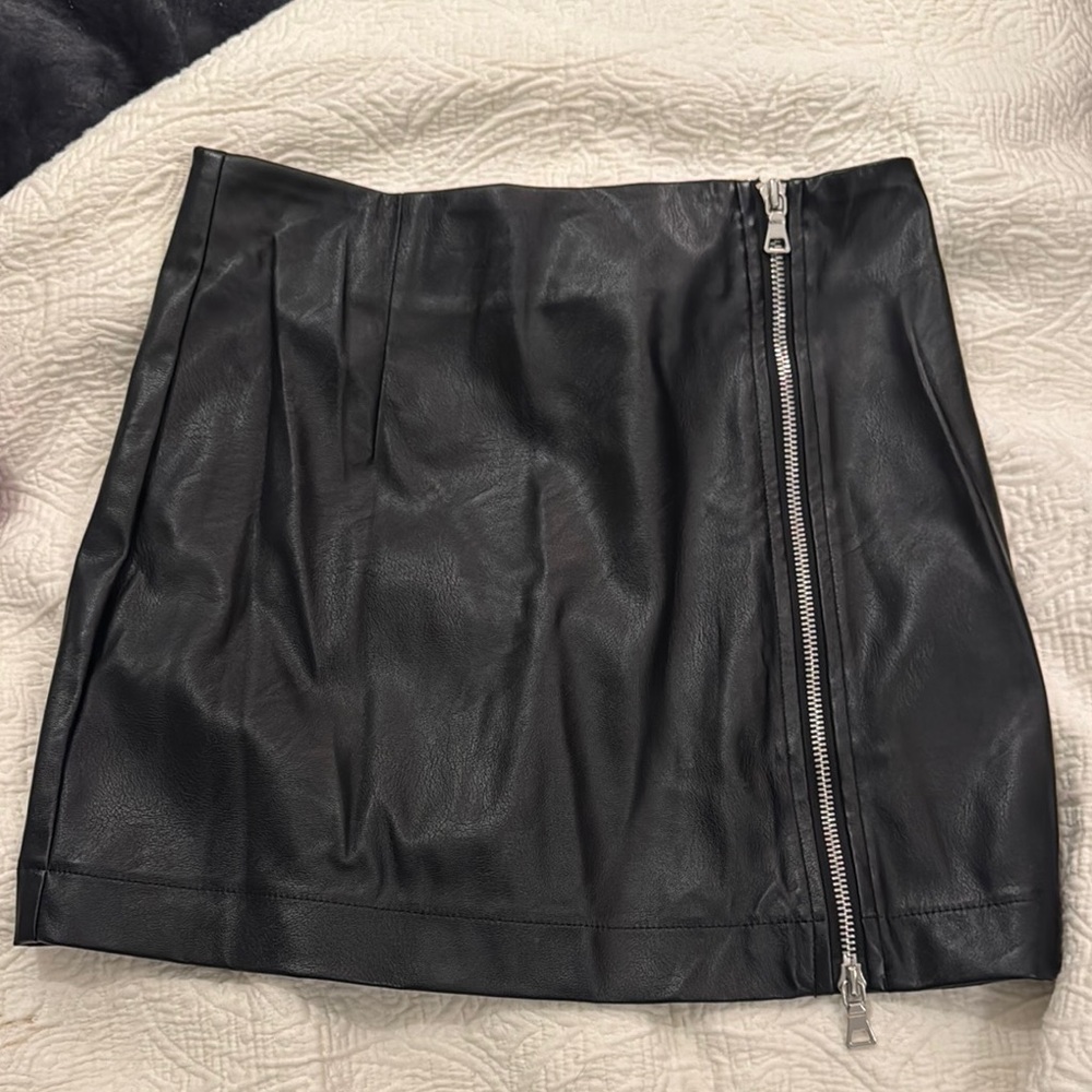 Tiger Mist black leather skirt